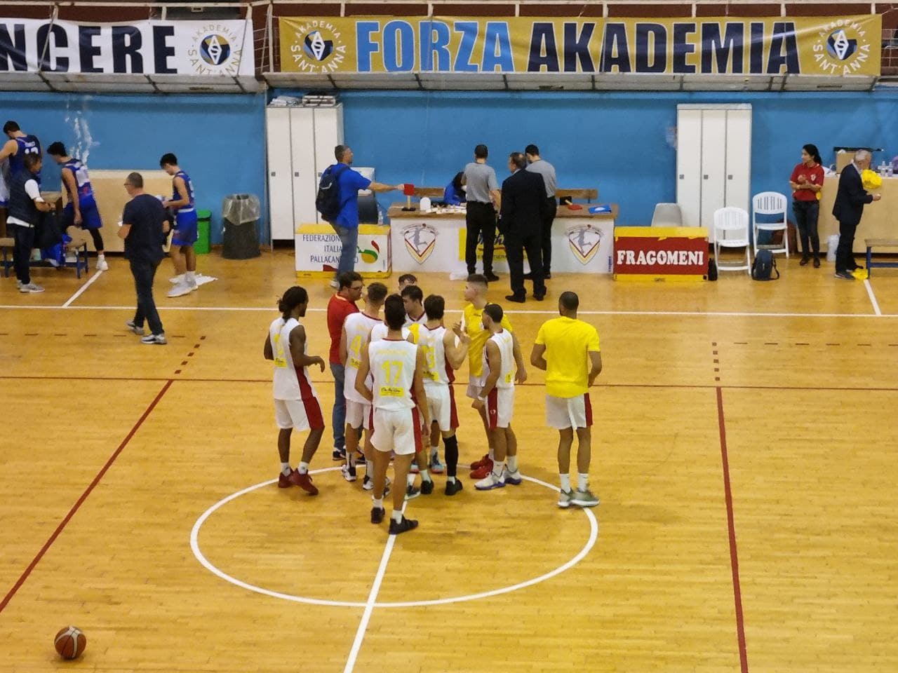 La Nuova Pallacanestro Messina ospita nel derby al PalaTracuzzi il